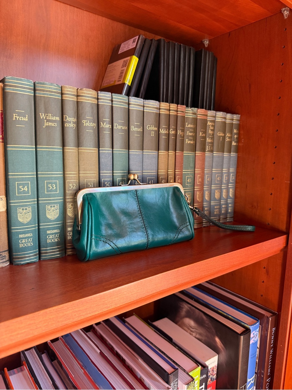 Brand new Patricia Nash Metal frame Vintage Distressed Renna Wristlet in Spruce.